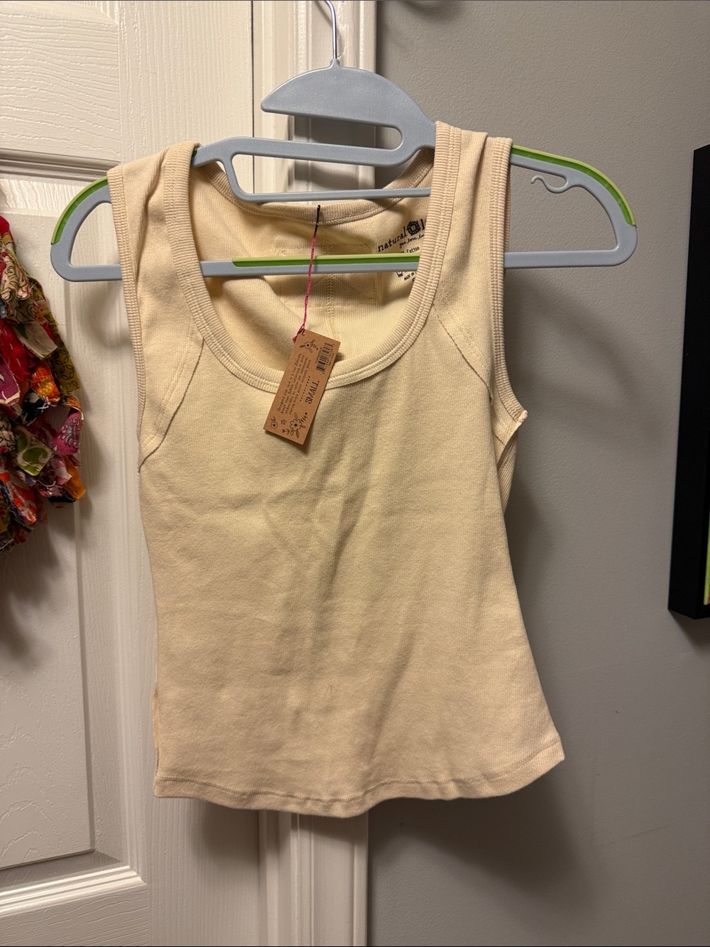Women’s Cream Scoop Neck Tank Top